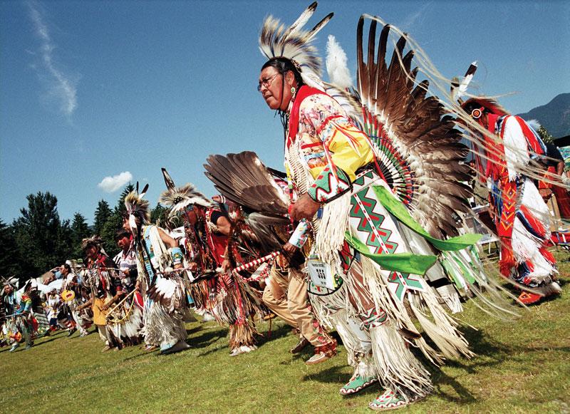 Truyền thống trang phục của người Thổ dân da đỏ - Sự hoang dã và ấn tượng